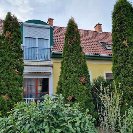 Koerteszirom Apartman Eger Luaran gambar