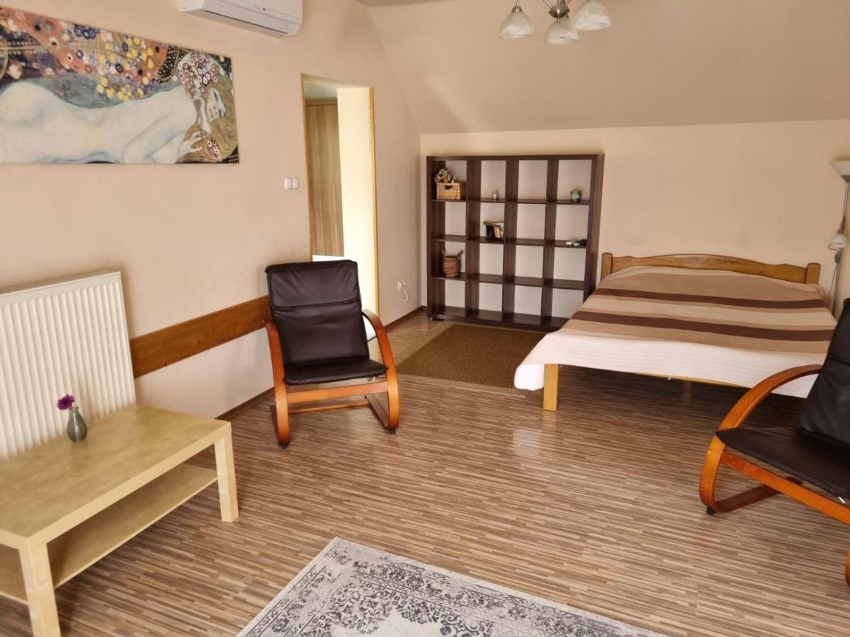 Koerteszirom Apartman Eger Luaran gambar